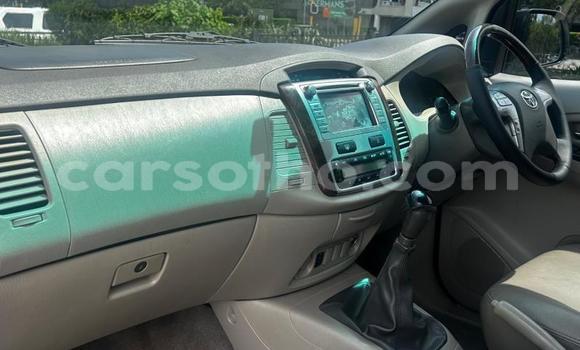 اشتري مستعمل Toyota Innova White سيارة في Maseru في Maseru اشتري مستعمل Toyota Innova White سيارة في Maseru في Maseru