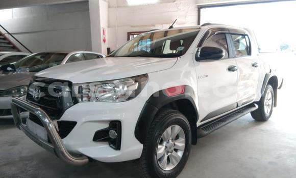 Buy Used Toyota Hilux White Car in Maseru in Maseru