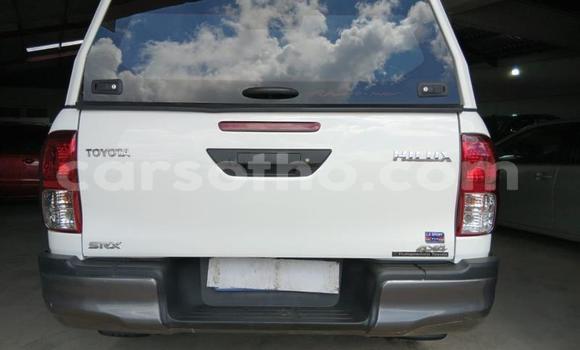 اشتري مستعمل Toyota Hilux White سيارة في Maseru في Maseru اشتري مستعمل Toyota Hilux White سيارة في Maseru في Maseru