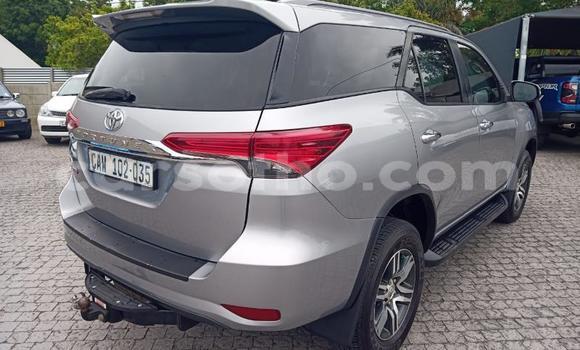 Buy Used Toyota Fortuner Brown Car in Maseru in Maseru Buy Used Toyota Fortuner Brown Car in Maseru in Maseru