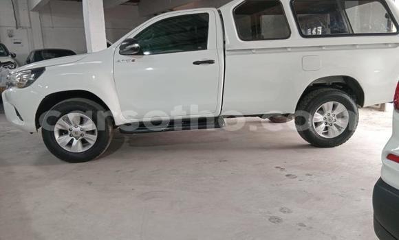 اشتري مستعمل Toyota Hilux White سيارة في Maseru في Maseru اشتري مستعمل Toyota Hilux White سيارة في Maseru في Maseru