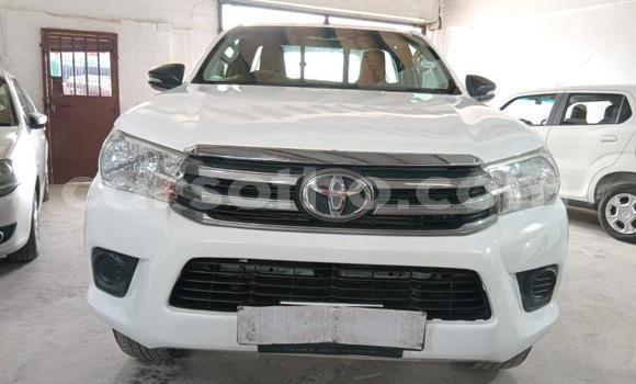 اشتري مستعمل Toyota Hilux White سيارة في Maseru في Maseru اشتري مستعمل Toyota Hilux White سيارة في Maseru في Maseru