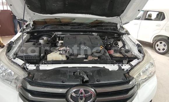 اشتري مستعمل Toyota Hilux White سيارة في Maseru في Maseru اشتري مستعمل Toyota Hilux White سيارة في Maseru في Maseru