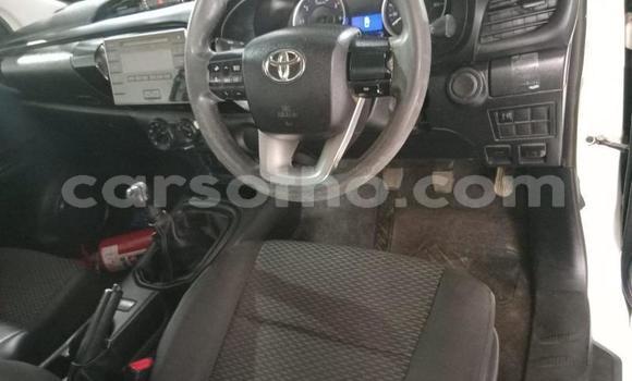 اشتري مستعمل Toyota Hilux White سيارة في Maseru في Maseru اشتري مستعمل Toyota Hilux White سيارة في Maseru في Maseru