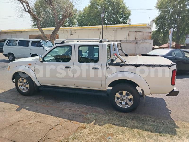 Big with watermark nissan np 300 maseru maseru 31136
