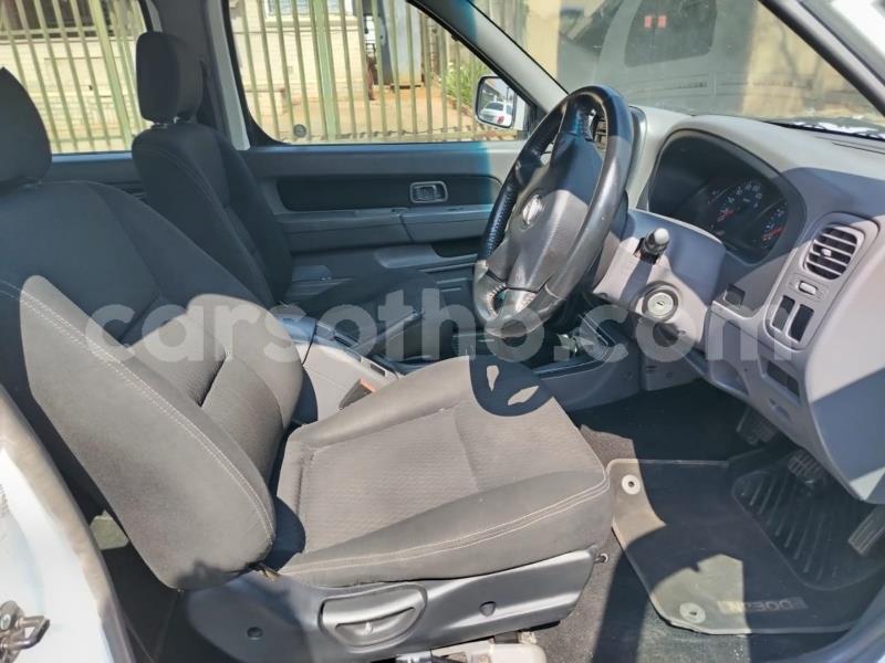 Big with watermark nissan np 300 maseru maseru 31136