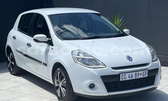 Buy Used Renault Clio White Car in Maseru in Maseru