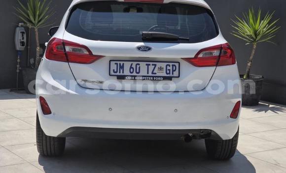 اشتري مستعمل Ford Fiesta White سيارة في Maseru في Maseru اشتري مستعمل Ford Fiesta White سيارة في Maseru في Maseru