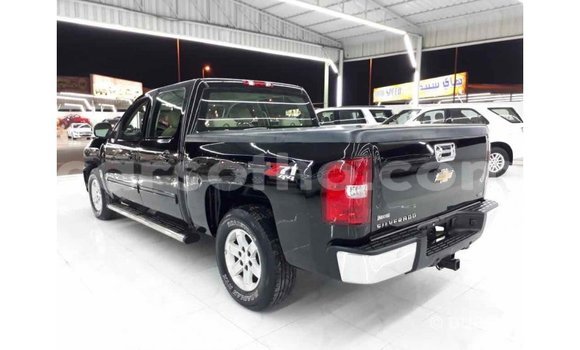 Acheter Import Voiture Chevrolet Silverado Noir à Import - Dubai, Maseru Acheter Import Voiture Chevrolet Silverado Noir à Import - Dubai, Maseru