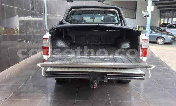 Buy Used Toyota Hilux White Car in Maseru in Maseru Buy Used Toyota Hilux White Car in Maseru in Maseru