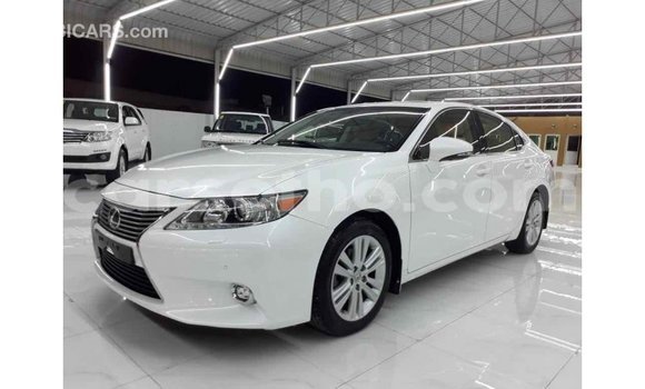 Acheter Import Voiture Lexus ES Blanc à Import - Dubai, Maseru Acheter Import Voiture Lexus ES Blanc à Import - Dubai, Maseru