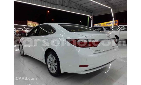 Acheter Import Voiture Lexus ES Blanc à Import - Dubai, Maseru Acheter Import Voiture Lexus ES Blanc à Import - Dubai, Maseru