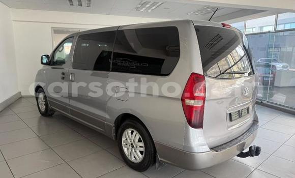 اشتري مستعمل Hyundai H1 Silver سيارة في Maseru في Maseru اشتري مستعمل Hyundai H1 Silver سيارة في Maseru في Maseru