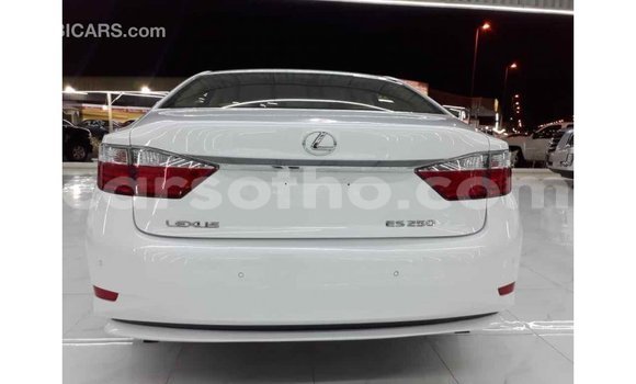 Acheter Import Voiture Lexus ES Blanc à Import - Dubai, Maseru Acheter Import Voiture Lexus ES Blanc à Import - Dubai, Maseru