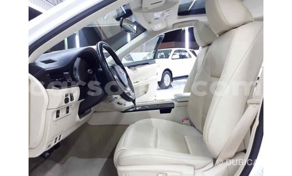 Acheter Import Voiture Lexus ES Blanc à Import - Dubai, Maseru Acheter Import Voiture Lexus ES Blanc à Import - Dubai, Maseru