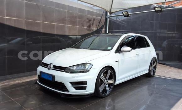 Sayi Na hannu Volkswagen Golf R White Mota in Maseru a Maseru Sayi Na hannu Volkswagen Golf R White Mota in Maseru a Maseru