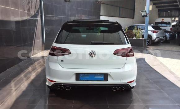 Sayi Na hannu Volkswagen Golf R White Mota in Maseru a Maseru Sayi Na hannu Volkswagen Golf R White Mota in Maseru a Maseru