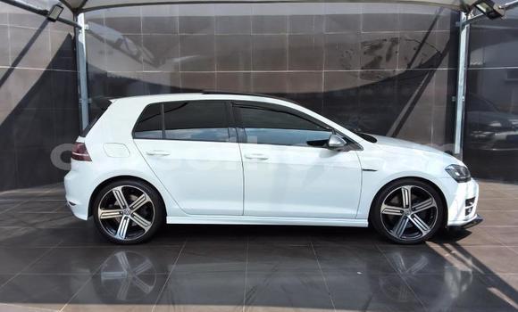 Sayi Na hannu Volkswagen Golf R White Mota in Maseru a Maseru Sayi Na hannu Volkswagen Golf R White Mota in Maseru a Maseru
