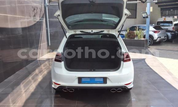 Sayi Na hannu Volkswagen Golf R White Mota in Maseru a Maseru Sayi Na hannu Volkswagen Golf R White Mota in Maseru a Maseru