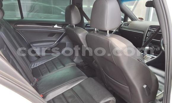 Sayi Na hannu Volkswagen Golf R White Mota in Maseru a Maseru Sayi Na hannu Volkswagen Golf R White Mota in Maseru a Maseru