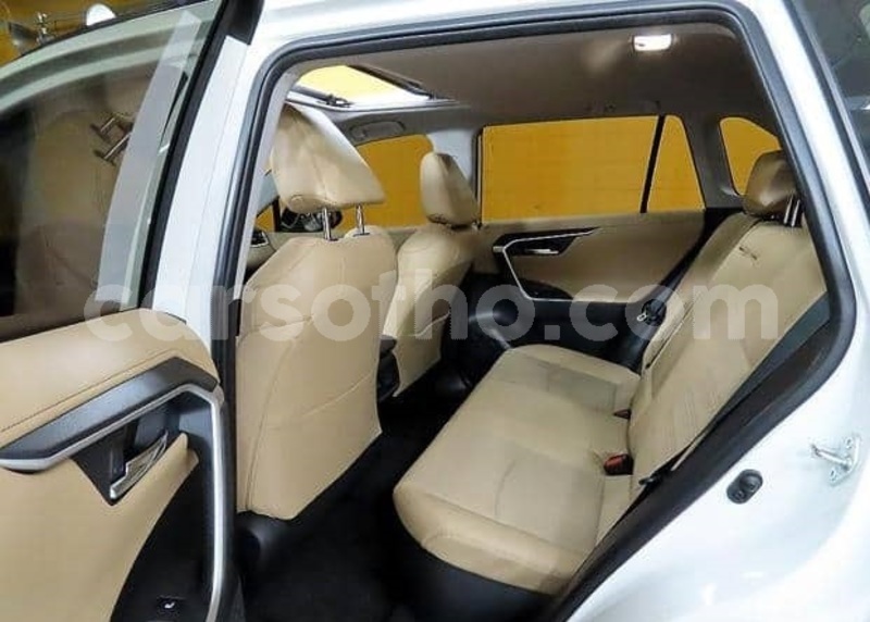 Big with watermark toyota rav4 leribe maputsoa 31189