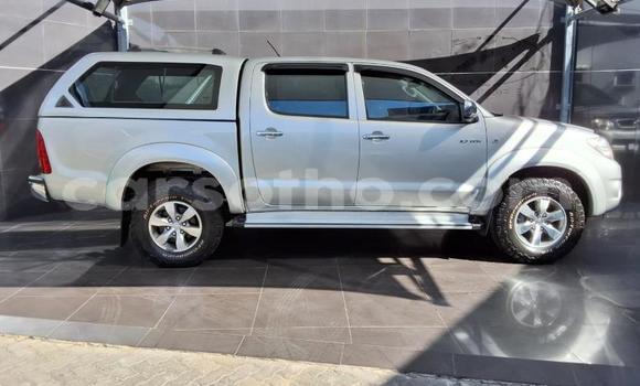 Sayi Na hannu Toyota Hilux Silver Mota in Maseru a Maseru Sayi Na hannu Toyota Hilux Silver Mota in Maseru a Maseru