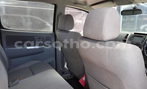 Sayi Na hannu Toyota Hilux Silver Mota in Maseru a Maseru Sayi Na hannu Toyota Hilux Silver Mota in Maseru a Maseru