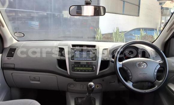 Sayi Na hannu Toyota Hilux Silver Mota in Maseru a Maseru Sayi Na hannu Toyota Hilux Silver Mota in Maseru a Maseru
