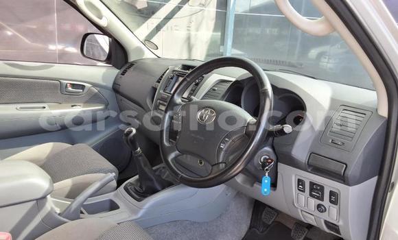 Sayi Na hannu Toyota Hilux Silver Mota in Maseru a Maseru Sayi Na hannu Toyota Hilux Silver Mota in Maseru a Maseru