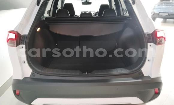 Sayi Na hannu Toyota Corolla Cross White Mota in Mokhotlong a Berea Sayi Na hannu Toyota Corolla Cross White Mota in Mokhotlong a Berea