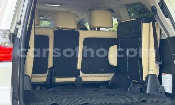 Buy Used Lexus LX 570 White Car in Teyateyaneng in Berea Buy Used Lexus LX 570 White Car in Teyateyaneng in Berea