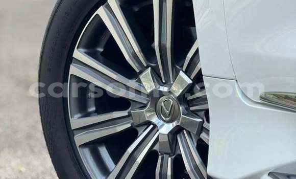 Buy Used Lexus LX 570 White Car in Teyateyaneng in Berea Buy Used Lexus LX 570 White Car in Teyateyaneng in Berea