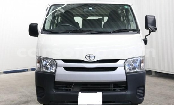 Buy Used Toyota Hiace White Car in Maputsoe in Leribe