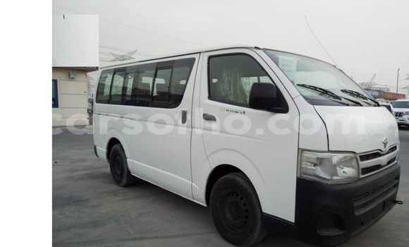 Buy Used Toyota Hiace White Car in Maputsoe in Leribe Buy Used Toyota Hiace White Car in Maputsoe in Leribe