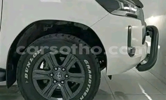 Buy Used Toyota Hilux White Car in Maseru in Maseru Buy Used Toyota Hilux White Car in Maseru in Maseru