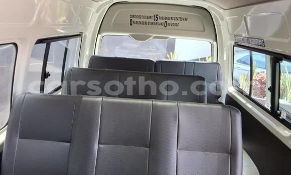 Sayi Na hannu Toyota Hiace White Mota in Mohale's Hoek a Mohale's Hoek Sayi Na hannu Toyota Hiace White Mota in Mohale's Hoek a Mohale's Hoek