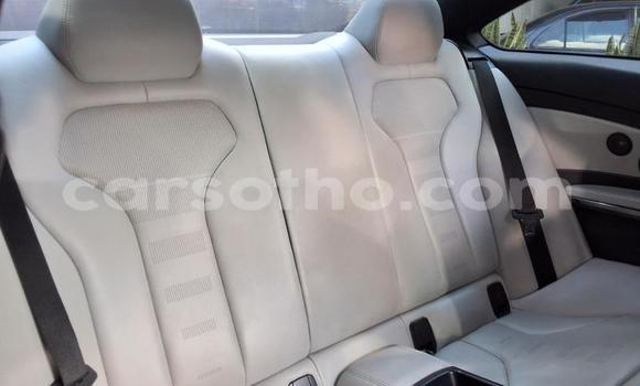 Sayi Na hannu BMW M4 White Mota in Maseru a Maseru Sayi Na hannu BMW M4 White Mota in Maseru a Maseru
