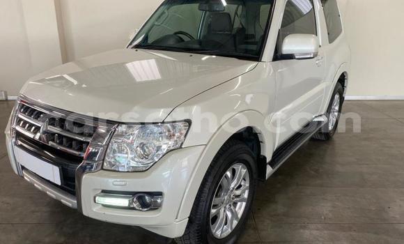 Sayi Na hannu Mitsubishi Pajero White Mota in Maseru a Maseru Sayi Na hannu Mitsubishi Pajero White Mota in Maseru a Maseru