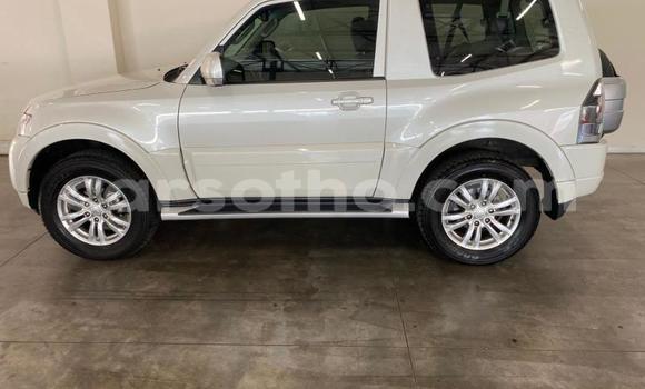 Sayi Na hannu Mitsubishi Pajero White Mota in Maseru a Maseru Sayi Na hannu Mitsubishi Pajero White Mota in Maseru a Maseru