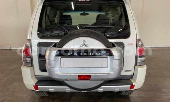 Sayi Na hannu Mitsubishi Pajero White Mota in Maseru a Maseru Sayi Na hannu Mitsubishi Pajero White Mota in Maseru a Maseru