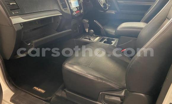 Sayi Na hannu Mitsubishi Pajero White Mota in Maseru a Maseru Sayi Na hannu Mitsubishi Pajero White Mota in Maseru a Maseru