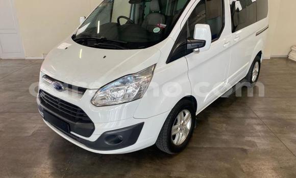 Sayi Na hannu Ford Taunus White Mota in Maseru a Maseru Sayi Na hannu Ford Taunus White Mota in Maseru a Maseru