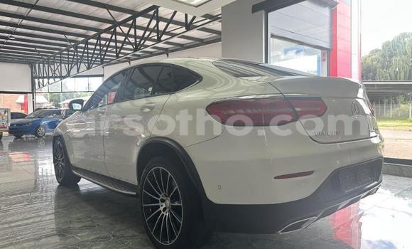 Sayi Na hannu Mercedes-Benz GLC 250D White Mota in Maseru a Maseru Sayi Na hannu Mercedes-Benz GLC 250D White Mota in Maseru a Maseru