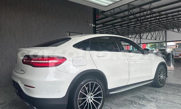 Sayi Na hannu Mercedes-Benz GLC 250D White Mota in Maseru a Maseru Sayi Na hannu Mercedes-Benz GLC 250D White Mota in Maseru a Maseru