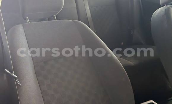 Buy Used Land Rover Discovery White Car in Maseru in Maseru Buy Used Land Rover Discovery White Car in Maseru in Maseru