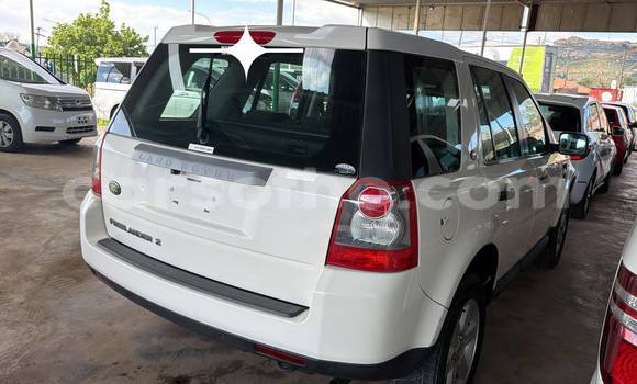 Buy Used Land Rover Discovery White Car in Maseru in Maseru Buy Used Land Rover Discovery White Car in Maseru in Maseru
