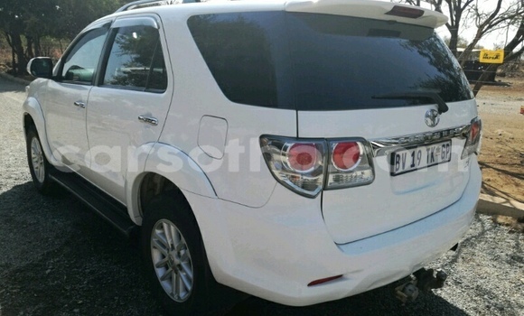 اشتري مستعمل Toyota Fortuner White سيارة في Maseru في Maseru اشتري مستعمل Toyota Fortuner White سيارة في Maseru في Maseru
