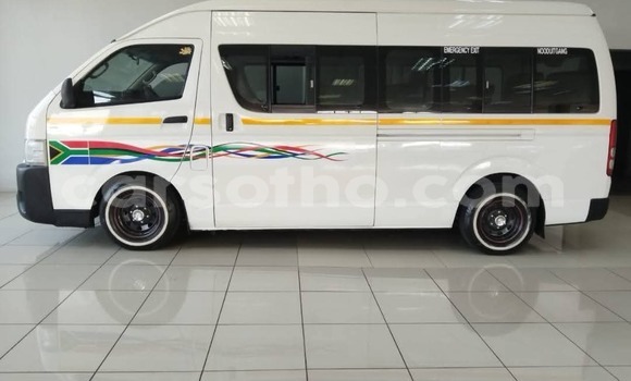 Sayi Na hannu Toyota Sai White Mota in Maseru a Maseru Sayi Na hannu Toyota Sai White Mota in Maseru a Maseru