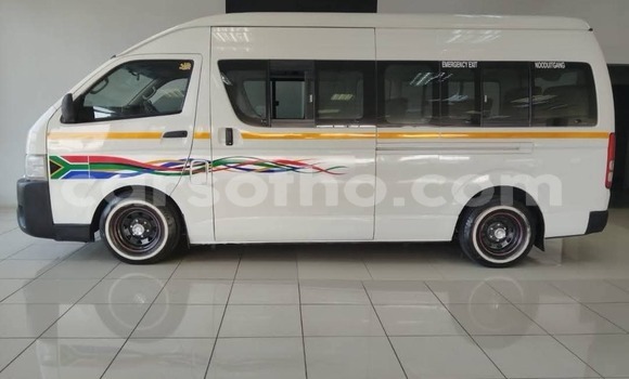 Sayi Na hannu Toyota Sai White Mota in Maseru a Maseru Sayi Na hannu Toyota Sai White Mota in Maseru a Maseru