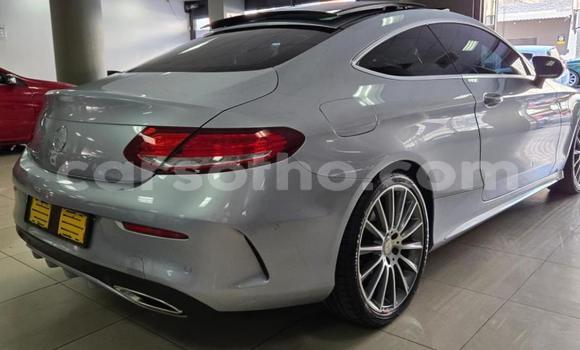 Sayi Na hannu Mercedes-Benz C–Class Silver Mota in Maseru a Maseru Sayi Na hannu Mercedes-Benz C–Class Silver Mota in Maseru a Maseru